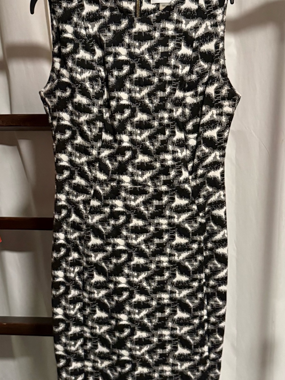 Sleeveless Black & White Patterned Sheath Dress
